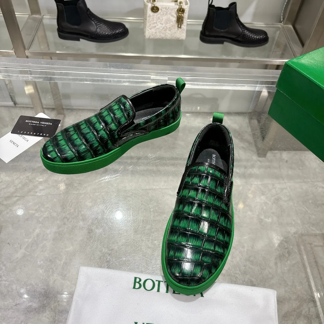 [BV] Top P: 720💰 Couple style, Size: Female 35-39, Male 39--44 (Female 40. Male 38. 45, non-refundable) Bottega Veneta 2025 new model, the highest version in the counter, Bottega Veneta counter synchronization style! Round toe braided slip-on shoes! Imported cowhide leather surface, original molded outsole! 1:1 replica! !
